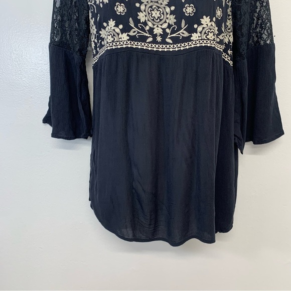 Eyeshadow Empire Top Woman Small  Blue Floral Embroidery Flowy Boho Casual Light - Picture 4 of 9